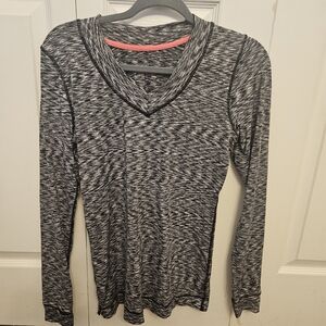 Cuddl Duds Black and White Patterned Long Sleeve Tee